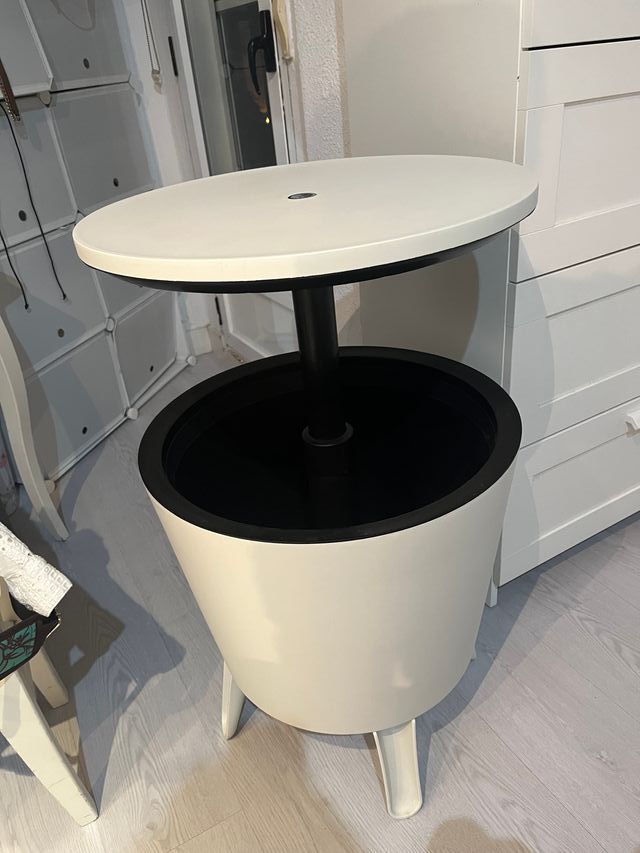 Mesa Nevera Cool Bar Negra y Blanca