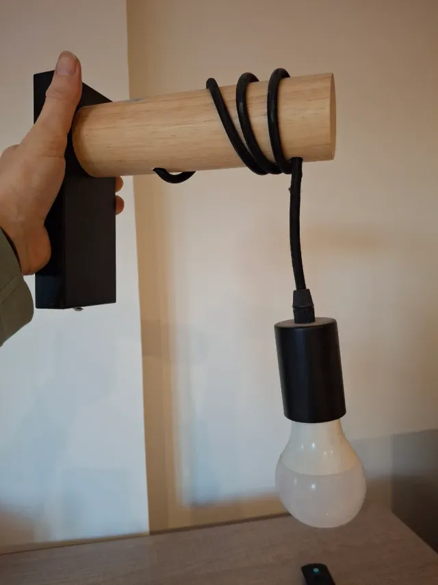 Aplique de pared madera y metal