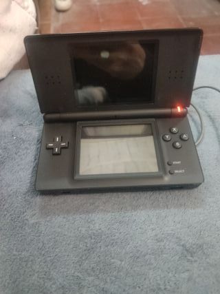 Nintendo DS Negra con Cargador