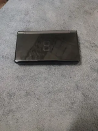 Nintendo DS Negra con Cargador