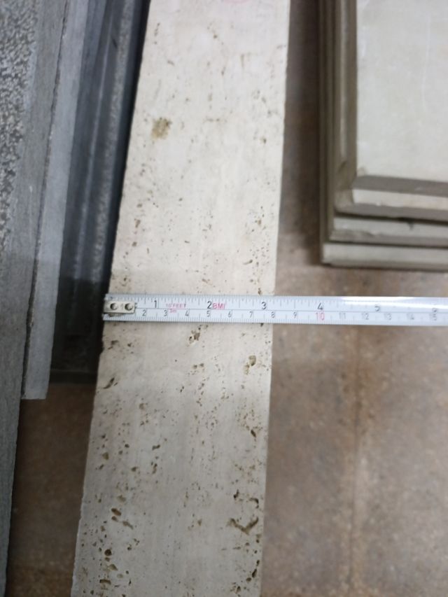 Zócalos de mármol y granito