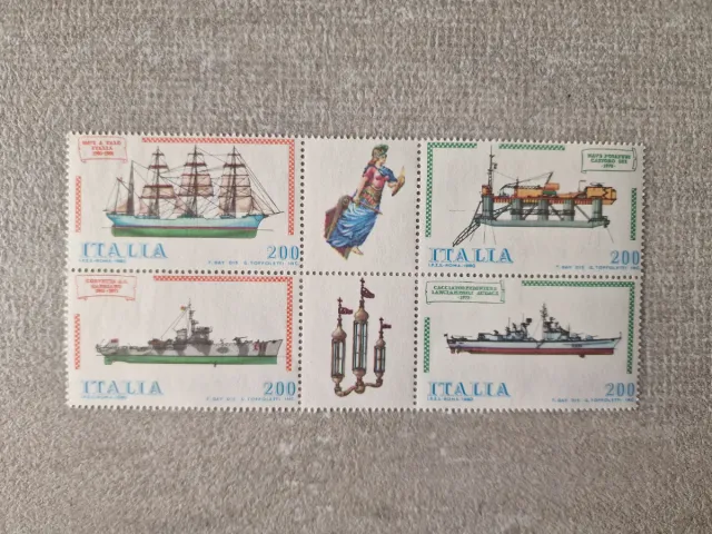 Set 2 foglietti francobolli Italia
