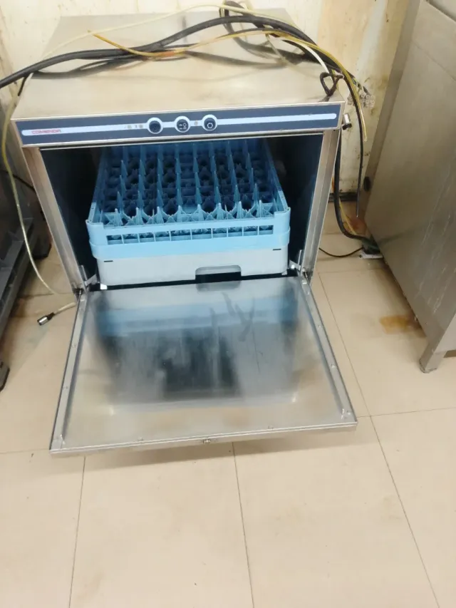 Lavaplatos industrial