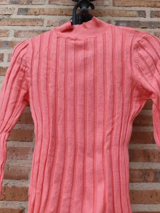 Jersey Stradivarius rosa canalé