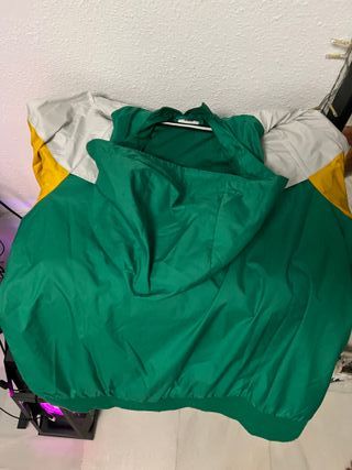 Nike Air Force 1 plateadas y blancas