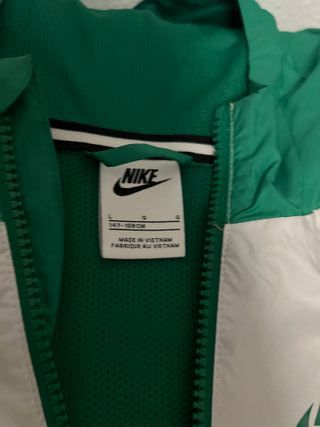 Nike Air Force 1 plateadas y blancas