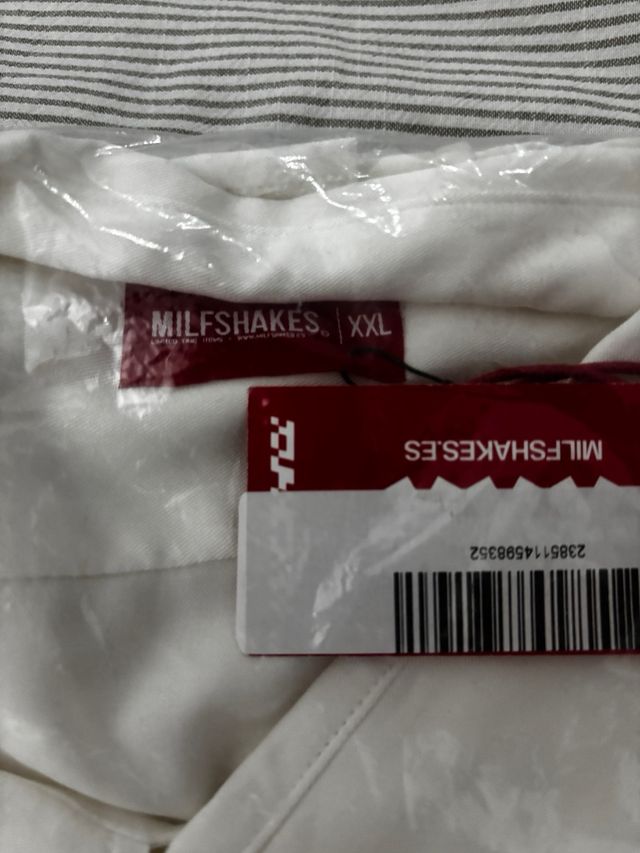 Camisa MilfShakes Blanca Talla XXL