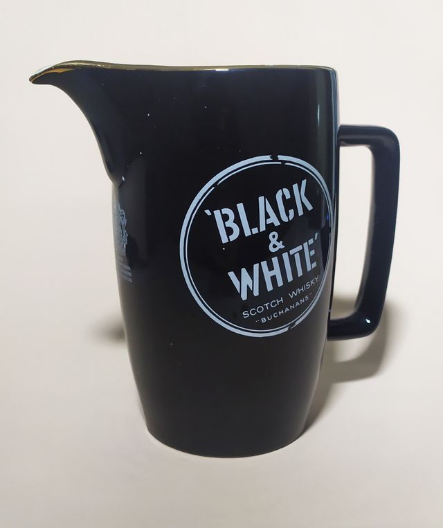 Jarra BLACK & WHITE Scotch Whisky