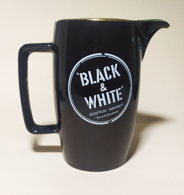 Jarra BLACK & WHITE Scotch Whisky