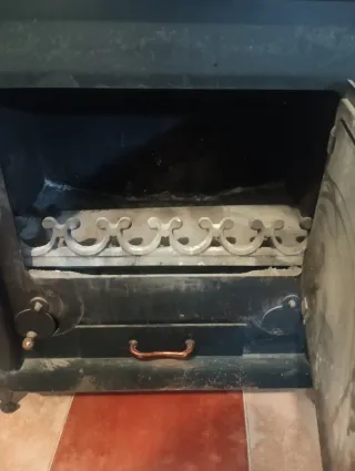 Chimenea de metal y cristal