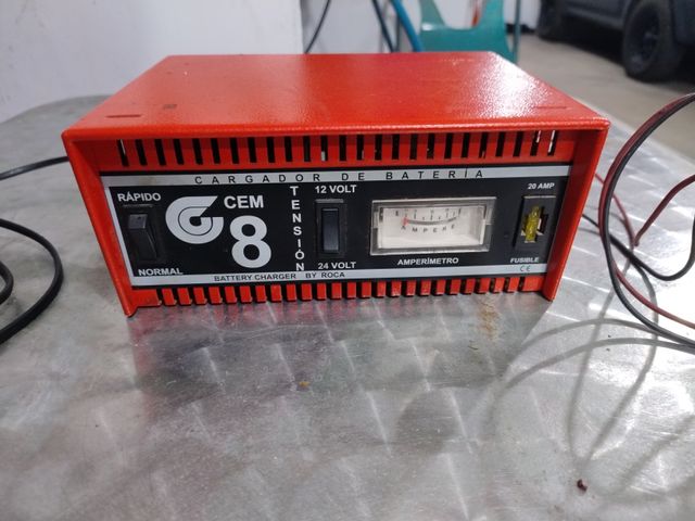Cargador Baterías Coche CEM 8A