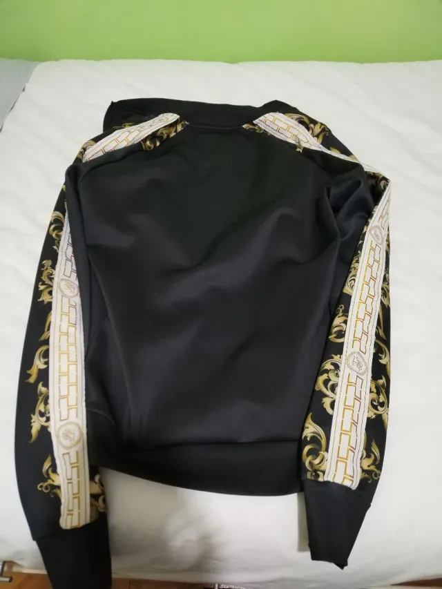 Chaqueta SikSilk Negra y Dorada