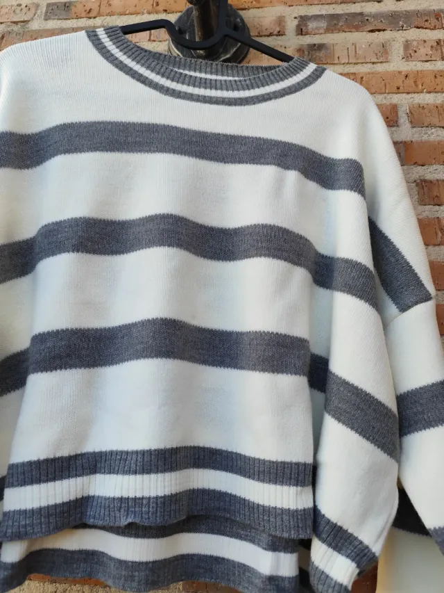 Jersey Stradivarius rayas gris y blanco