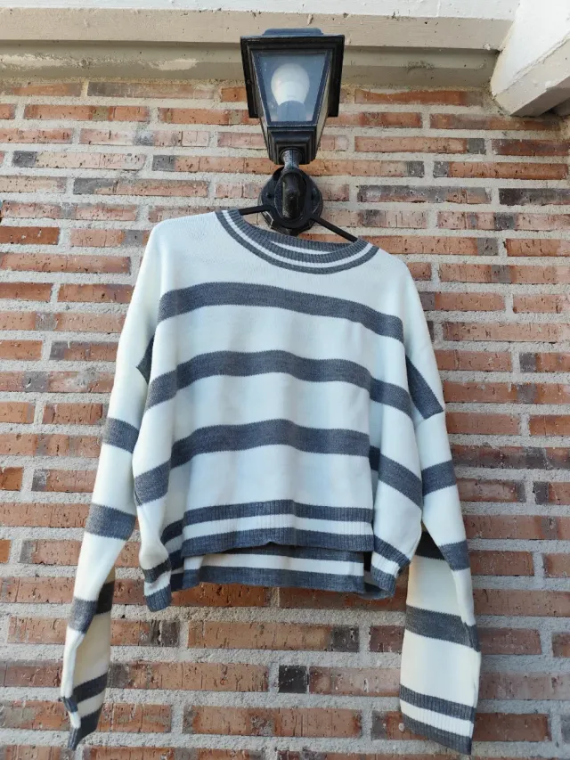 Jersey Stradivarius rayas gris y blanco