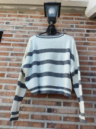 Jersey Stradivarius rayas gris y blanco