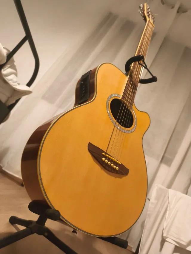 Guitarra Electroacústica Roscher