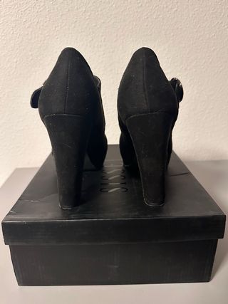 Zapatos de tacón negros