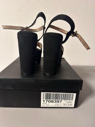 Zapatos de tacón negros