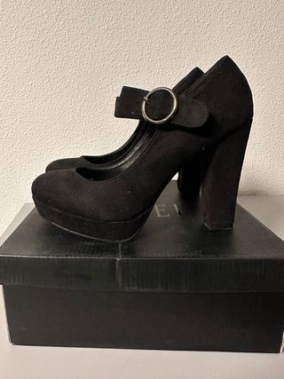 Zapatos de tacón negros