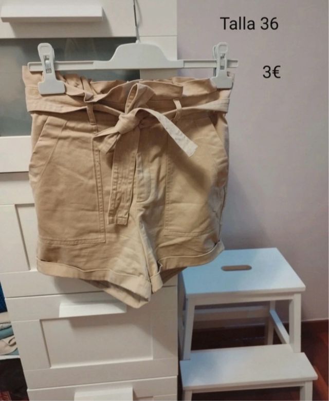 Pantalón corto beige Talla 36