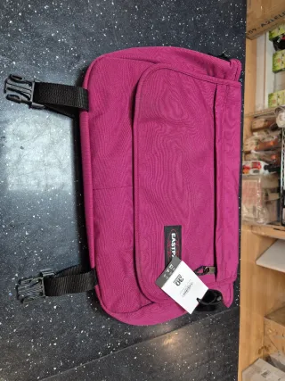 Eastpak Delegate Bolso Bandolera Morado/Negro
