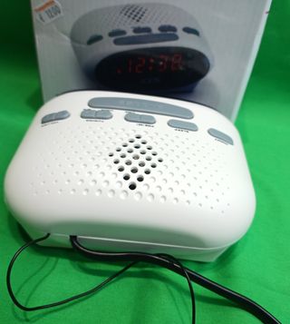 ICES PLL FM CLOCK RADIO ICR-210 WHITE