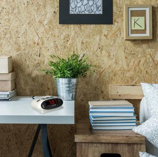 ICES PLL FM CLOCK RADIO ICR-210 WHITE