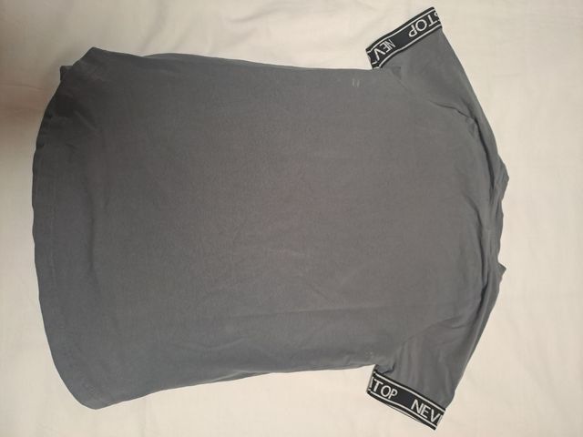 Camiseta Bershka NS Gris
