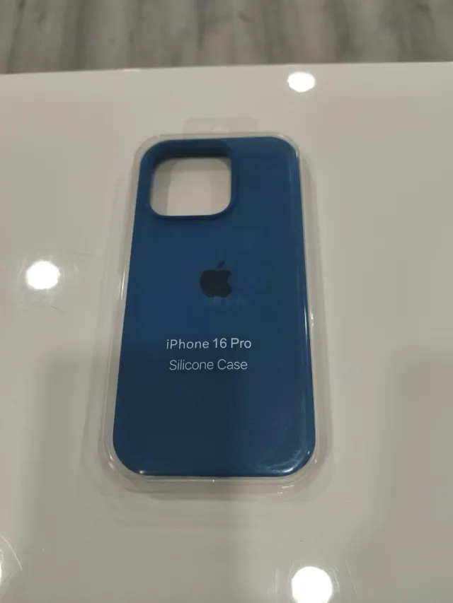Funda iPhone 16 Pro Silicona Azul