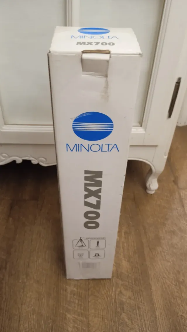 Trípode Minolta MX700