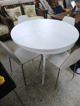 Mesa extensible redonda + 4 sillas