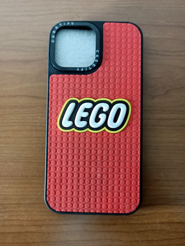 3 Carcasas Casetify: Lego, NBA, Starbucks