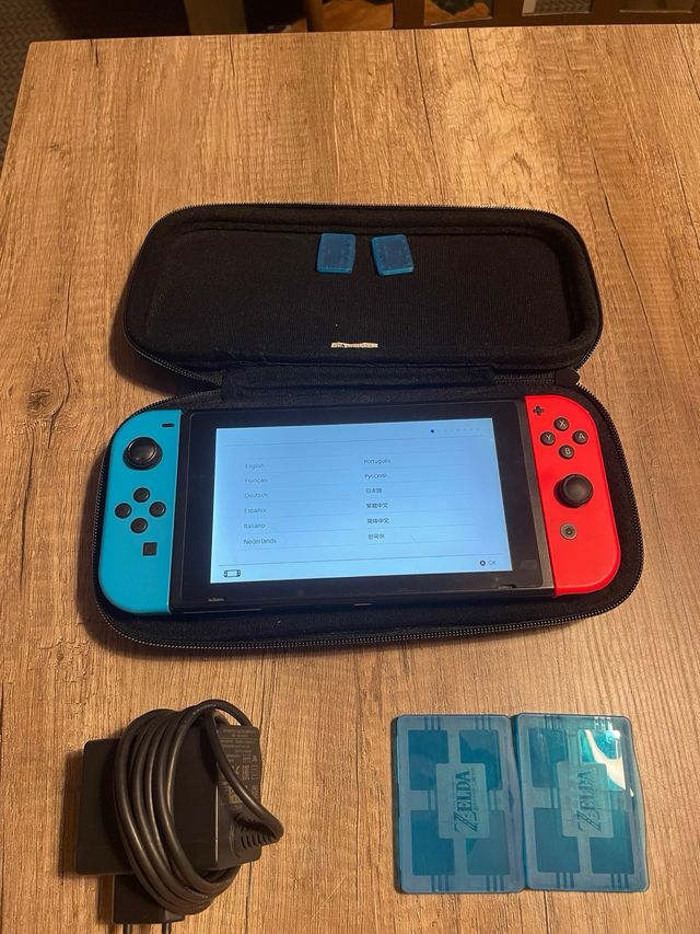 Nintendo Switch Azul/Vermelho com capa