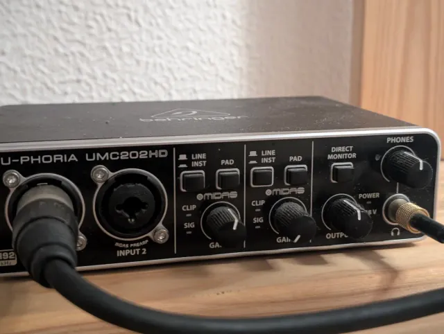 Tarjeta de Sonido Behringer U-PHORIA UMC202HD