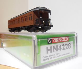 Coche Renfe Costa 2ª Clase. Arnold. Escala N.