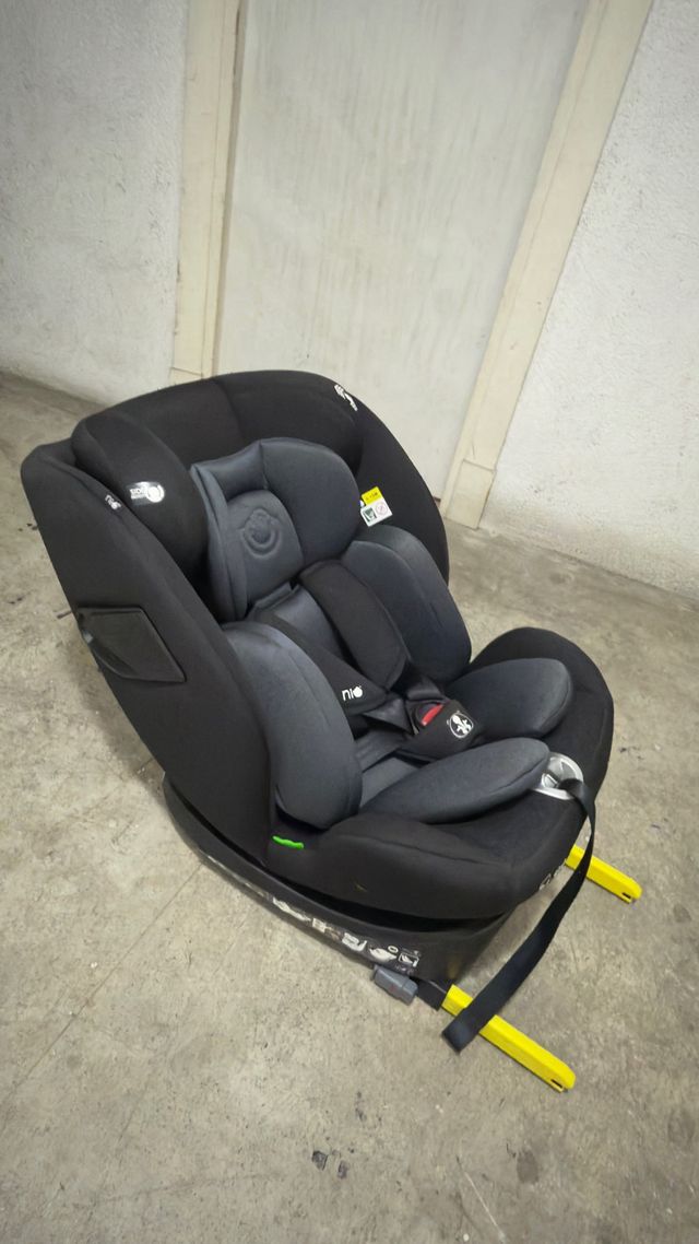 Silla de coche negra