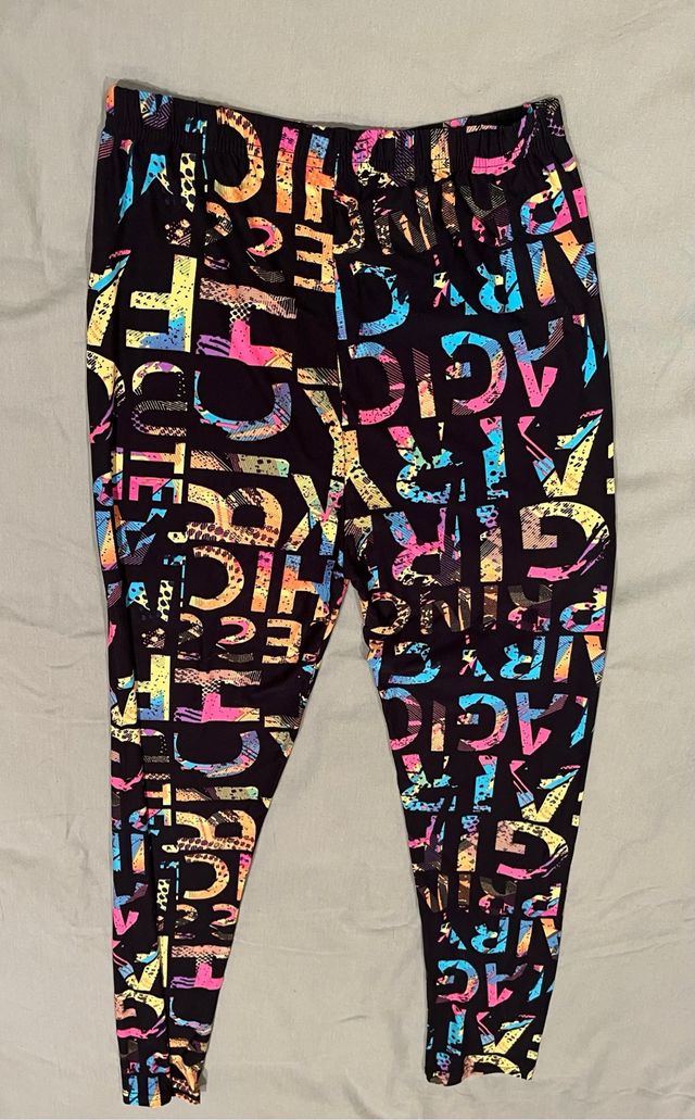 Mallas deportivas con estampado de letras