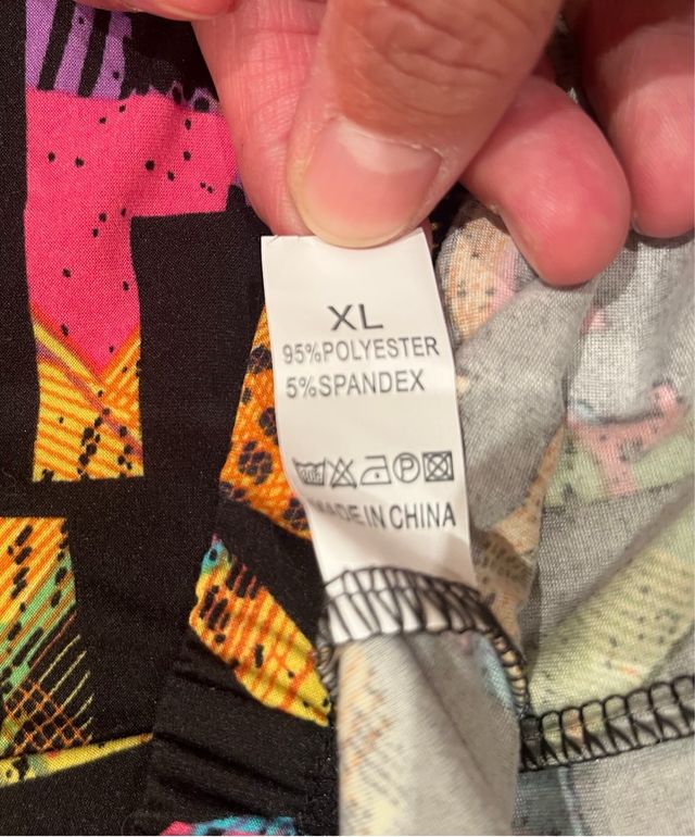 Mallas deportivas con estampado de letras