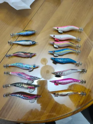 Lote 15 señuelos pesca eging.

