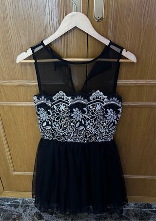 Vestido Negro Fiesta Encaje y Tul