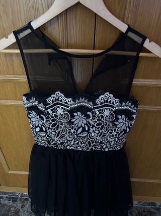 Vestido Negro Fiesta Encaje y Tul