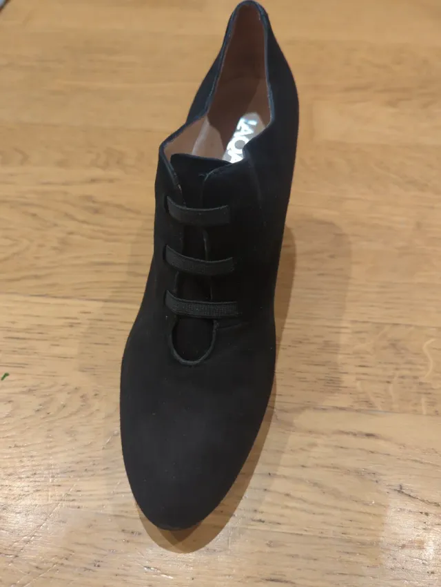 Zapato tacón ante negro Laqant