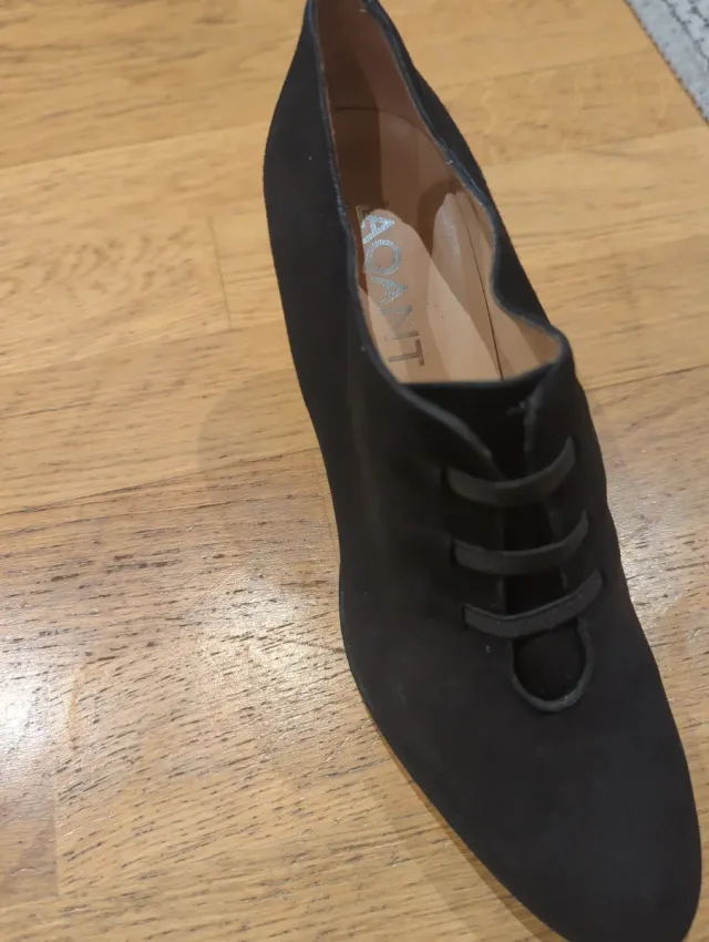 Zapato tacón ante negro Laqant