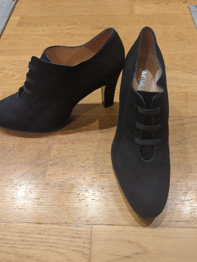 Zapato tacón ante negro Laqant