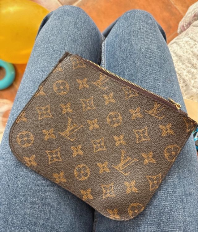 Louis Vuitton Pochette Monogram Marrón