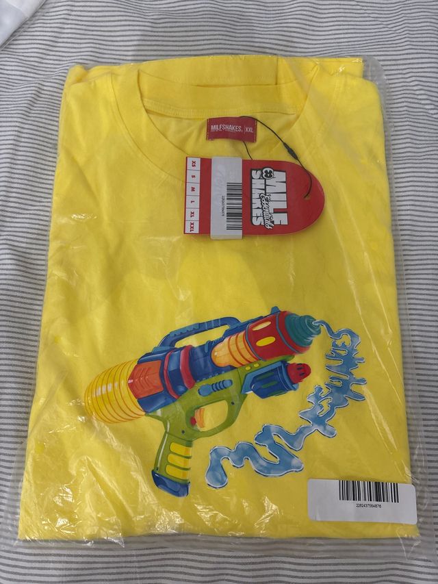 Camiseta MilfShakes Amarilla Talla XXL.