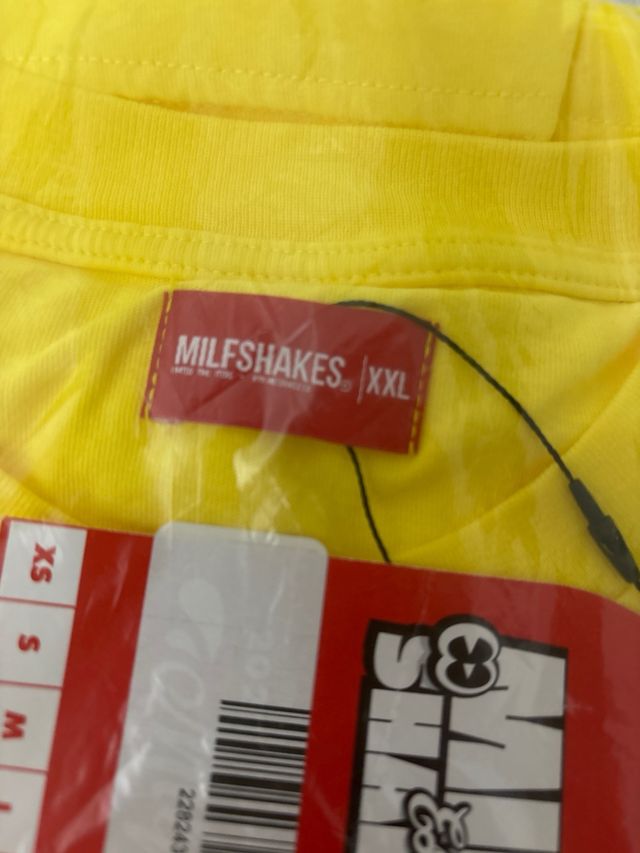 Camiseta MilfShakes Amarilla Talla XXL.