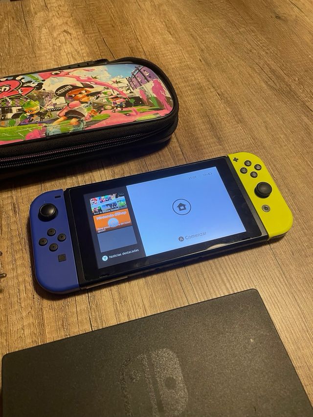Nintendo Switch Azul/Amarelo + Acessórios