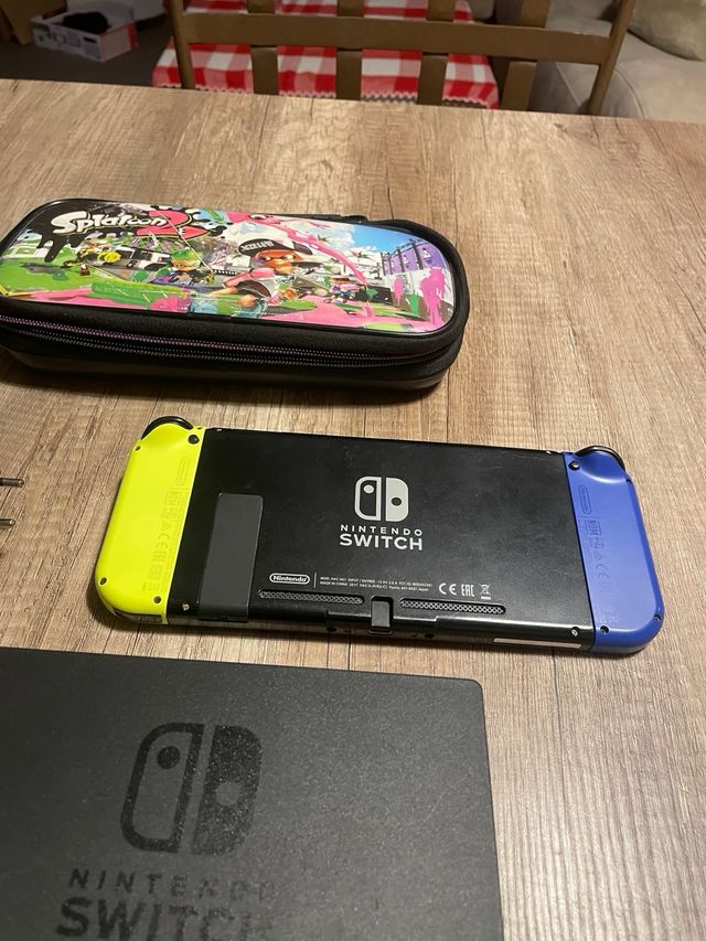 Nintendo Switch Azul/Amarelo + Acessórios
