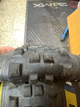 Cubierta Michelin DH 22 27.5 2.4 usada